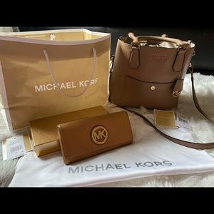 Michael Kors purse (tote) and wallet